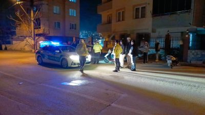 Bursa'nın Orhangazi ilçesinde meydana gelen trafik kazasında otomobil ile çarpışan
