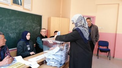 Türkiye'de büyükşehir, ilçe belediye başkanları, belediye meclis üyeleri ile muhtarların
