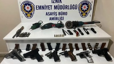 Bursa'nın İznik ilçesinde kaçak silah imalatı yaparak satan şahıs, ekiplerin
