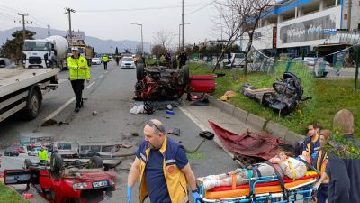 Bursa'nın Orhangazi ilçesinde meydana gelen trafik kazasında kontrolden çıkan otomobil
