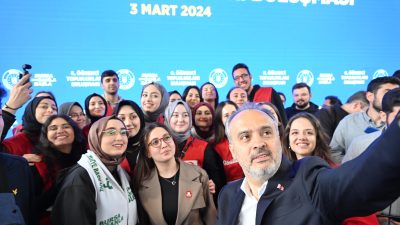 Bursa Büyükşehir Belediye Başkanı Alinur Aktaş, şehrin sosyal ve kültürel