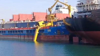 Yalova'nın Altınova ilçesindeki bir tersanede kule vincinin devrilmesi sonucu operatör