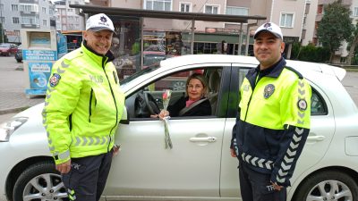 Bursa'nın Orhangazi ilçesinde ilçe emniyet müdürlüğüne bağlı trafik polis ekipleri
