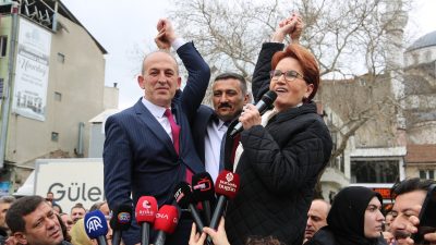 İYİ Parti Genel başkanı Meral Akşener seçim çalışmaları kapsamında geldiği