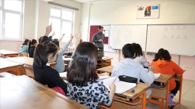 Milli Eğitim Bakanlığı, 1 Nisan'da okulların tatil edildiğini duyurdu.