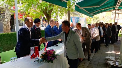 Orhangazi’de ilçe protokolü , Ramazan Bayramı dolayısıyla bayramın 1.günü vatandaşların