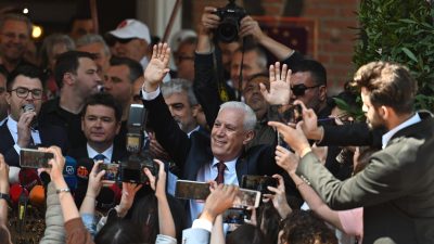 Bursa Büyükşehir Belediye Başkanı seçilen ve dün mazbatasını alan Mustafa