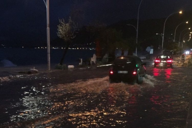 Bursa'nın Gemlik ilçesinde fırtına