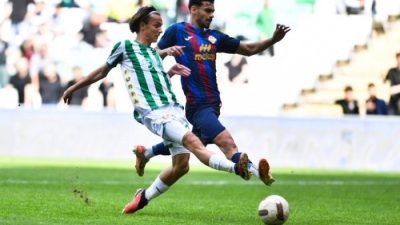 Sahasında 1461 Trabzon'u ağırlayan Bursaspor, sahadan 2-1'lik mağlubiyetle ayrılarak ligden