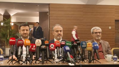 Bursa Büyükşehir Belediye Başkanı Alinur Aktaş, kentte bir otelde düzenlediği