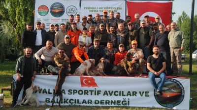 Bursa'nın İznik ilçesinde bu yıl 2. düzenlenen ‘Fermalı Av Köpekleri