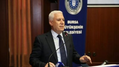 Bursa Büyükşehir Belediye Başkanı Mustafa Bozbey, ihtiyaç sahibi emeklilere 2000