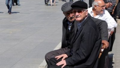 TÜED'in araştırmasına göre, emeklilerin yüzde 20'si İstanbul'da yaşarken; Ankara, İzmir,