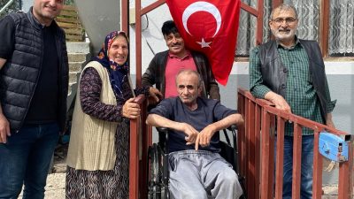 Bursa'nın Orhangazi ilçesinde geçirdiği bir hastalık sonucu 2 yıldır  yürüme