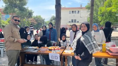 Orhangazi İmam Hatip Ortaokulu Aile Birliği, Filistin yararına okul bahçesinde
