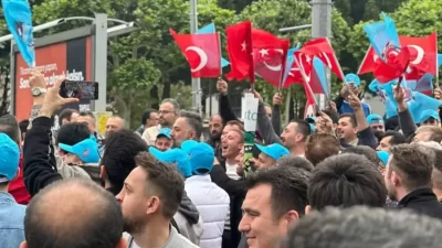 Bursa'da, 1 Mayıs Emek ve Dayanışma Günü coşkusu kalabalık bir