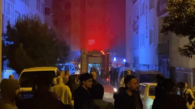 Bursa'nın Orhangazi ilçesinde 5 katlı apartmanın 3.katında çıkan yangın, itfaiye