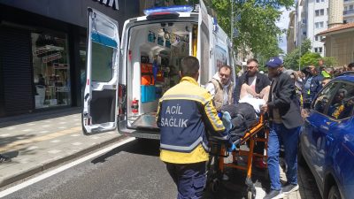 Bursa'nın Orhangazi ilçesinde meydana gelen trafik kazasında, yola çıkan 2