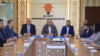 Ak Parti ilçe başkanı Gökhan Ulusu belediye başkanı Bekir Aydın