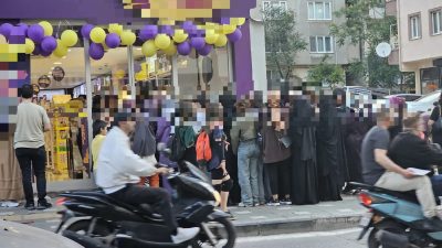 Bursa'nın Orhangazi ilçesinde, bir kozmetik firması tarafından yapılan indirimi duyan