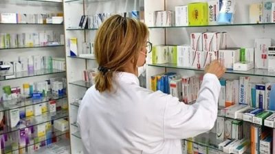 Raporlu ilaç kullananlarla ilgili yeni düzenleme geliyor. Sağlık Bakanlığı'nın üzerinde