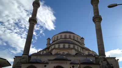 Bursa bayram namazı saatleri vatandaşlar tarafından araştırılıyor. Bayram sabahı cemaatle