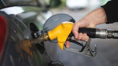 Brent petrol fiyatlarındaki artış yurt içinde benzine ve motorine yansıyor.