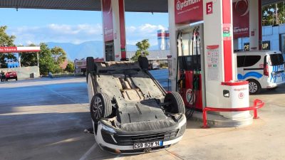 Bursa’nın Orhangazi ilçesinde meydana gelen olayda, bir otomobil ana yol