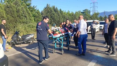 Bursa Orhangazi ilçesinde meydana gelen trafik kazasında, yol üzerinden geri