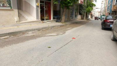 Bursa'nın Orhangazi ilçesinde özellikle devlet hastanesine giden caddeler üzerine gelişigüzel