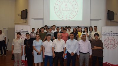Liseye Geçiş Sınavı (LGS) sonucunda başarı gösteren Orhangazili öğrenciler, 