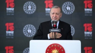 Cumhurbaşkanı Erdoğan, 15 Temmuz Şehitler Makamı'nda vatandaşlara seslendi. Erdoğan, "15