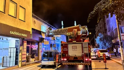 Bursa'nın Orhangazi ilçesinde bulunan avcılar derneğine ait lokalin camlarından çıkan