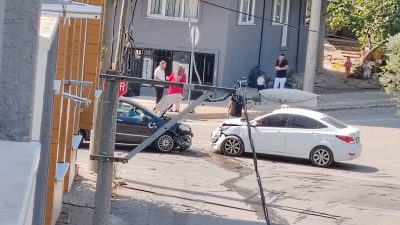 Bursa'nın Orhangazi ilçesinde Hamzalı yolundan Devlet Hastanesine dönüş yapılan cadde