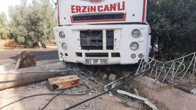 Bursa'nın Orhangazi ilçesinde meydana gelen trafik kazasında sürücünün kontrolünden çıkan