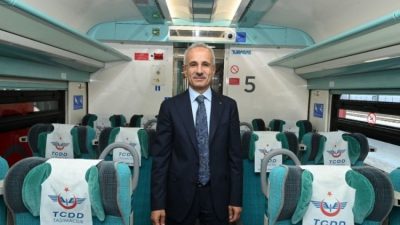 Ulaştırma ve Altyapı Bakanı Abdulkadir Uraloğlu Yerköy'de kullanıma açılan YHT
