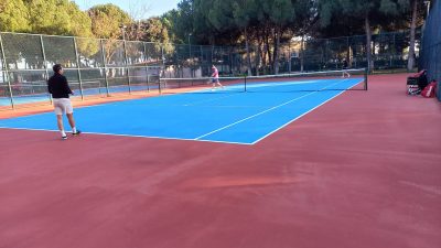 Orhangazi Belediyesi, bu yıl bir kez daha tenis severleri bir