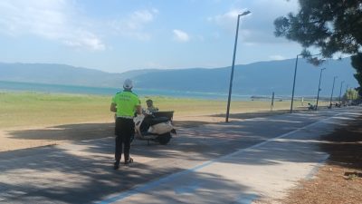 Bursa'nın Orhangazi ilçesinde İznik gölü kenarında bulunan yürüyüş yoluna yasak