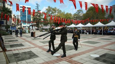 30 Ağustos Zafer Bayramı'nın 102. yıldönümü kutlamaları kapsamında Bursa'nın Orhangazi