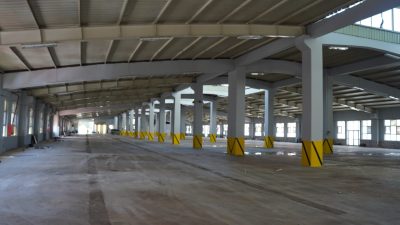 Orhangazi'de  yaklaşık 15 yıldır hizmet veren kapalı pazaryerini baştan aşağı