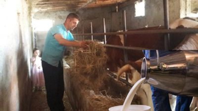 Çiğ süt üreticileri, artan maliyetleri sebebiyle satış fiyatlarına zam istiyor.