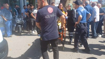 Bursa'nın Orhangazi ilçesi şehir merkezinde meydana gelen trafik kazasında otomobil