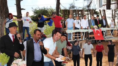 Bursa'nın Orhangazi ilçesine bağlı Yeniköy mahallesinde her yıl coşku içerisinde