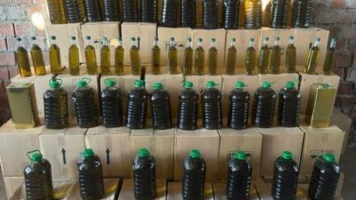 Aydın'da, 3 ton 980 kilogram sahte zeytinyağı ele geçirildi, şüpheliye