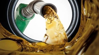 Benzine yapılan 1,40 TL'lik zammın ardından bu gece yarısı motorin