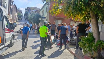 Bursa'nın Orhangazi ilçesinde meydana gelen trafik kazasında otomobil ile çarpışan