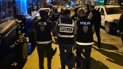Bursa'nın Orhangazi ilçesinde, emniyet müdürlüğü tarafından çok sayıda polisin katılımı