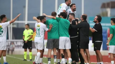 Bursaspor sezonun ilk maçında deplasmanda Düzcespor ile karşılaştı. Bursaspor deplasmanda