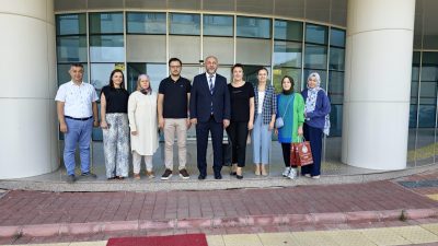 Orhangazi Belediye Başkanı Bekir Aydın, eşi Kıymet Aydın ile birlikte