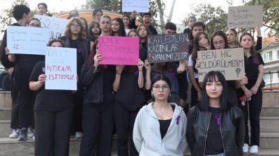 Türkiye'de son zamanlarda artan kadın cinayetlerine tepkiler çığ gibi büyürken,
